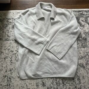 Leset v neck pull over sweater